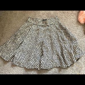 Zara Basic black/white print skirt size XS